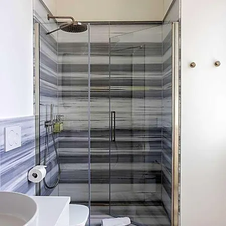 Rossella Hotel 3*
