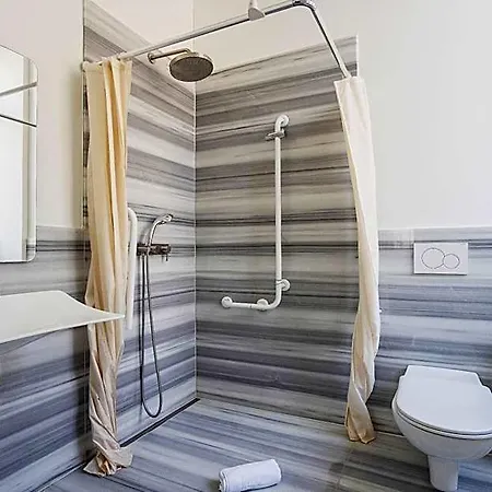 Rossella Hotel 3*